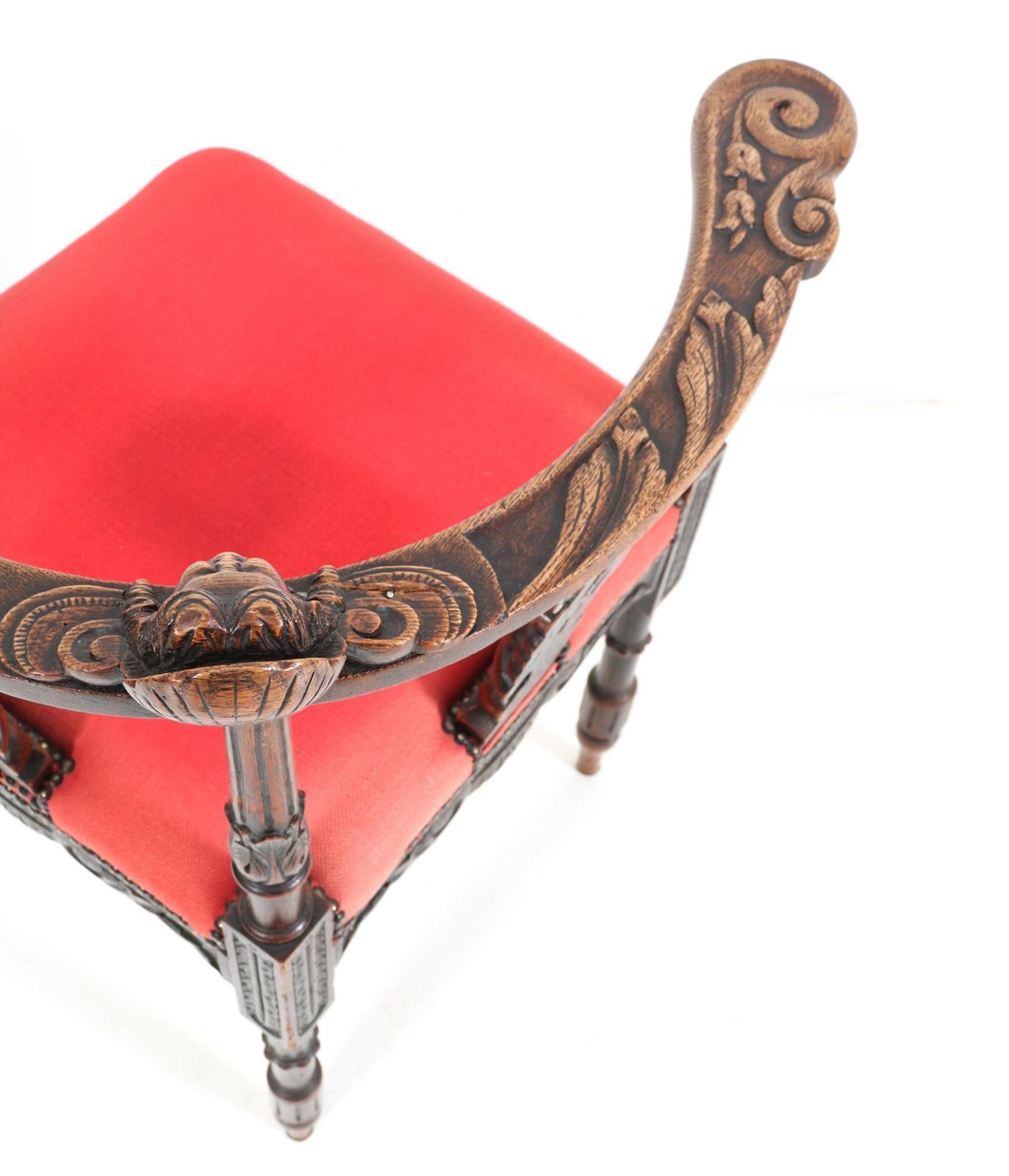 photo vinterior French Renaissance Revival Oak Carved Corner Armchair, 1890s