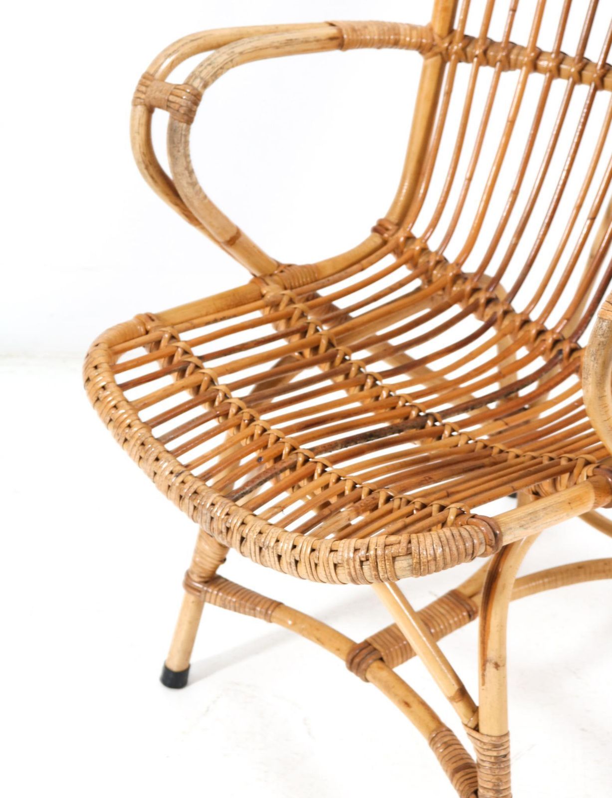photo furniture Mid Century Modern Rattan Lounge Chair, 1960s