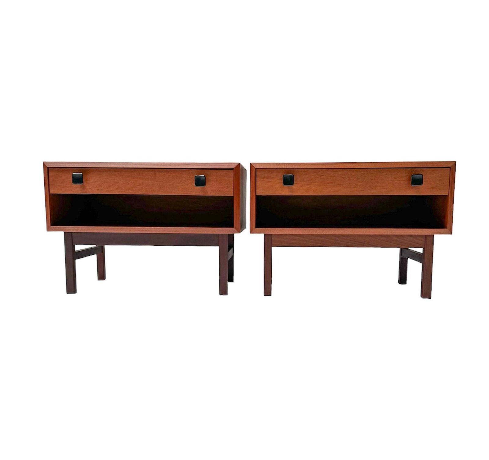 Pair Of Mid Century Modern Nightstands Or Bedside Tables, 1970s photo Furniture