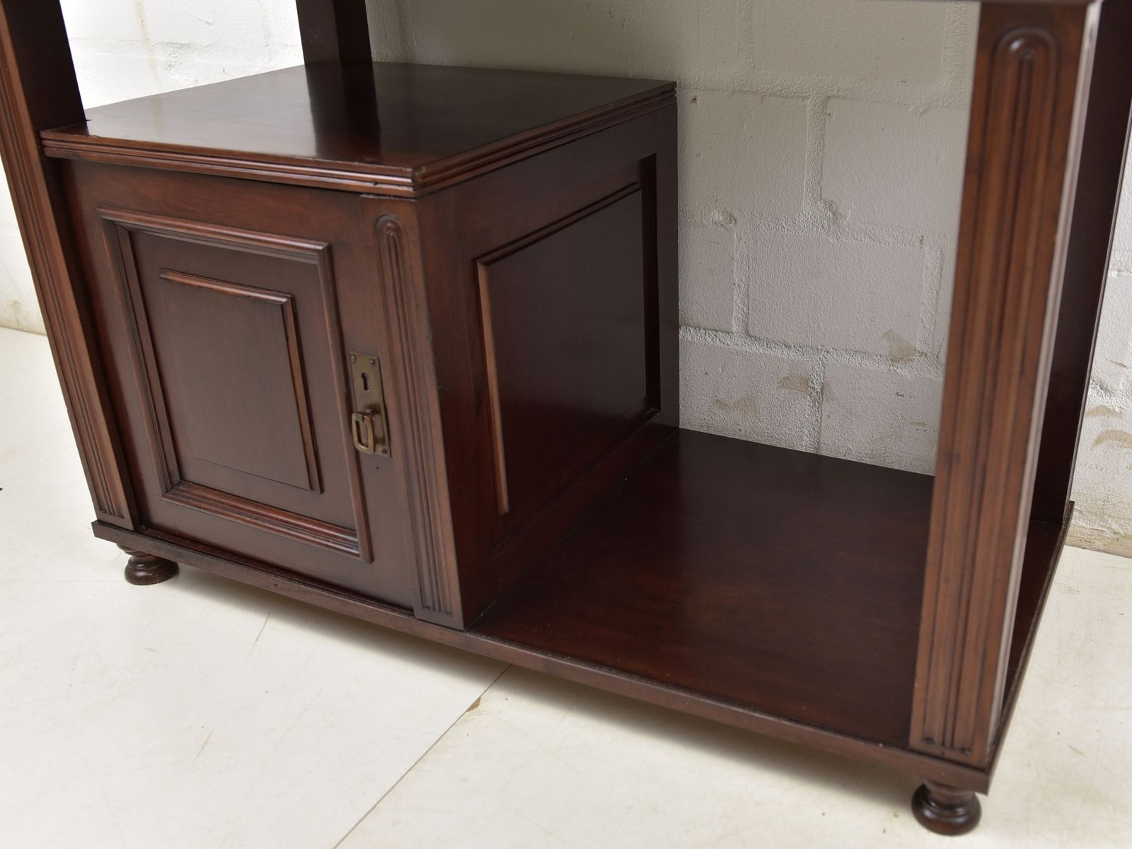 Antique! Side Table / Bedside Table Restored Art Deco Mahogany Chest Of Drawers photo vinterior