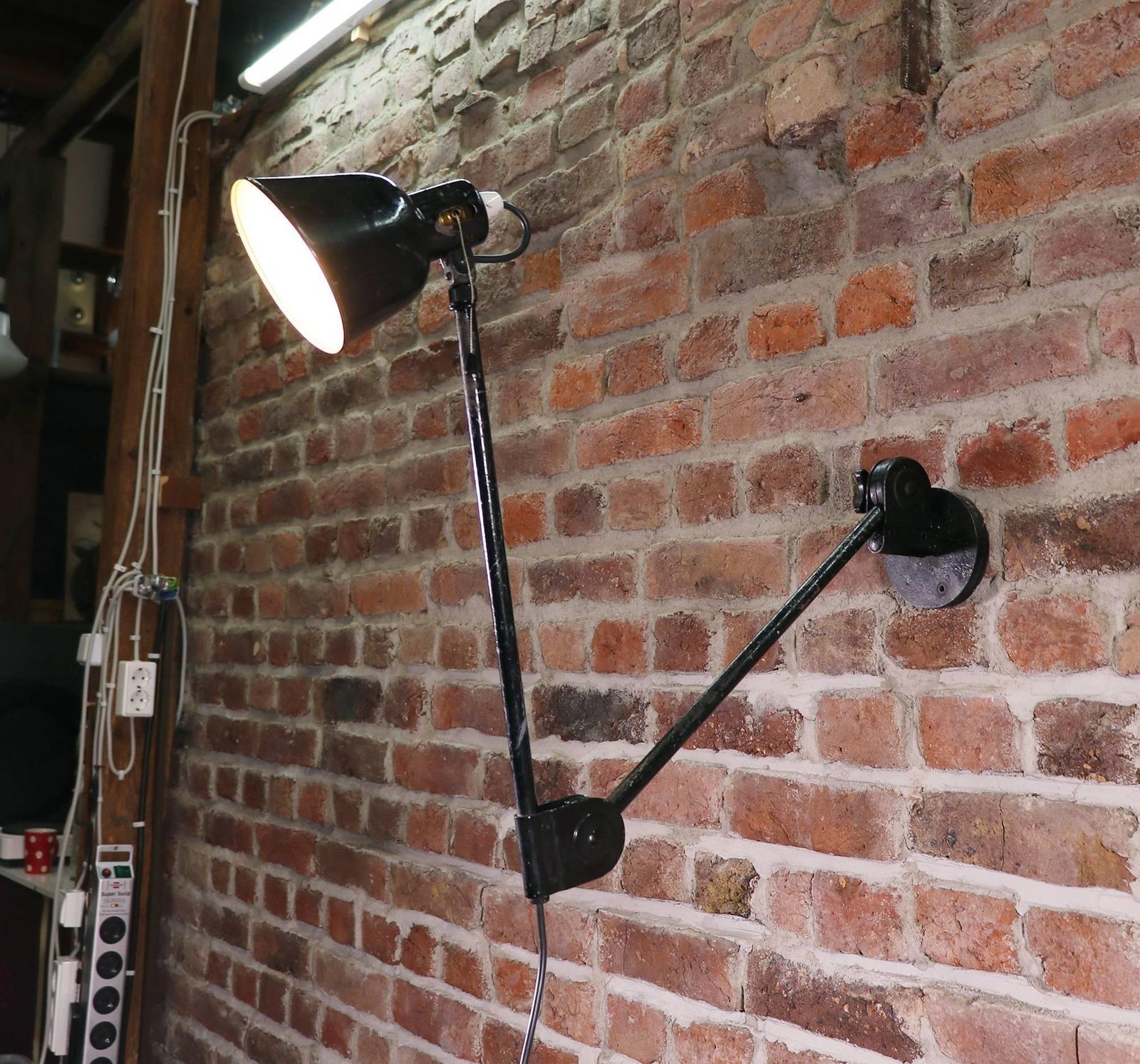 Vintage Industrial Adjustable Articulated Telescopic Task Lamp photo for sale