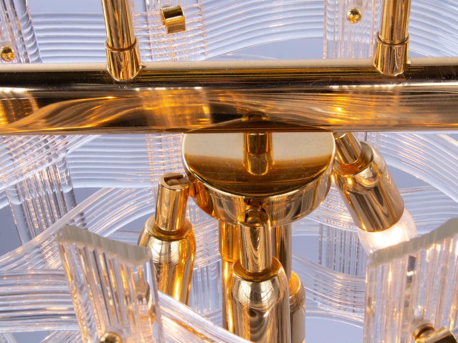 5798.0 Venini 20" Nastri Chandelier Wave Shaped Murano Glass & Gold Plated Brass, 1970s photo