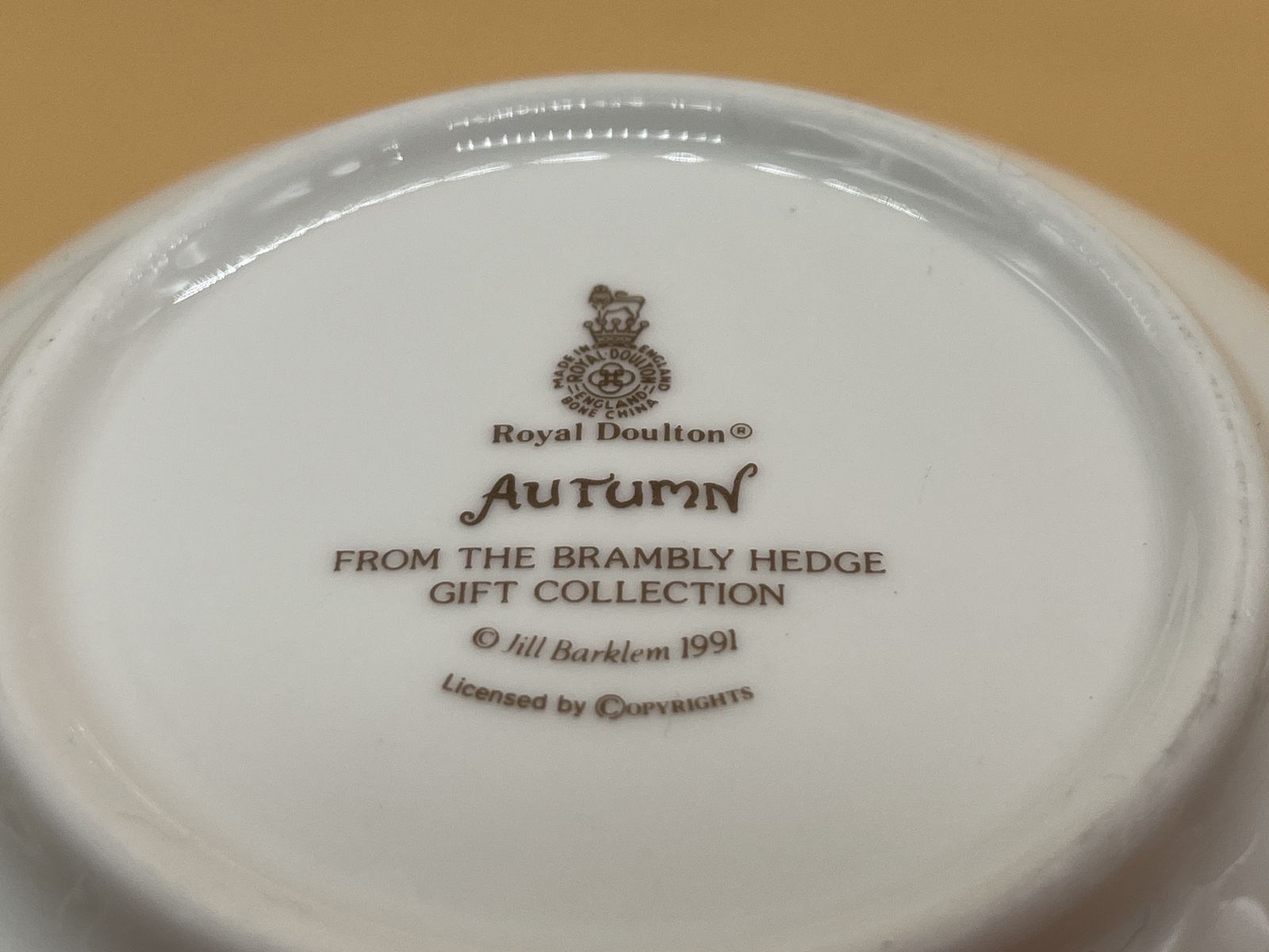 photo furniture Royal Doulton Jill Barklem Brambly Hedge Autumn Bowl & Pitcher. C1991.