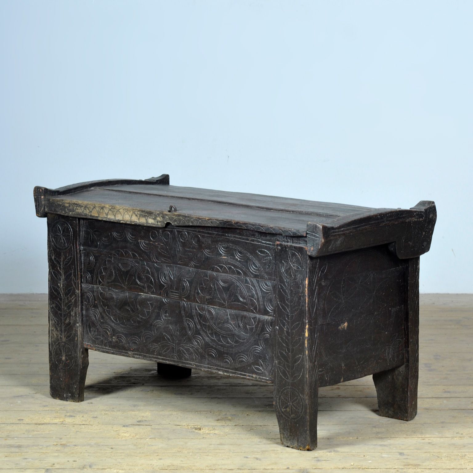 Large Antique Shepherd’s Chest, 1850s