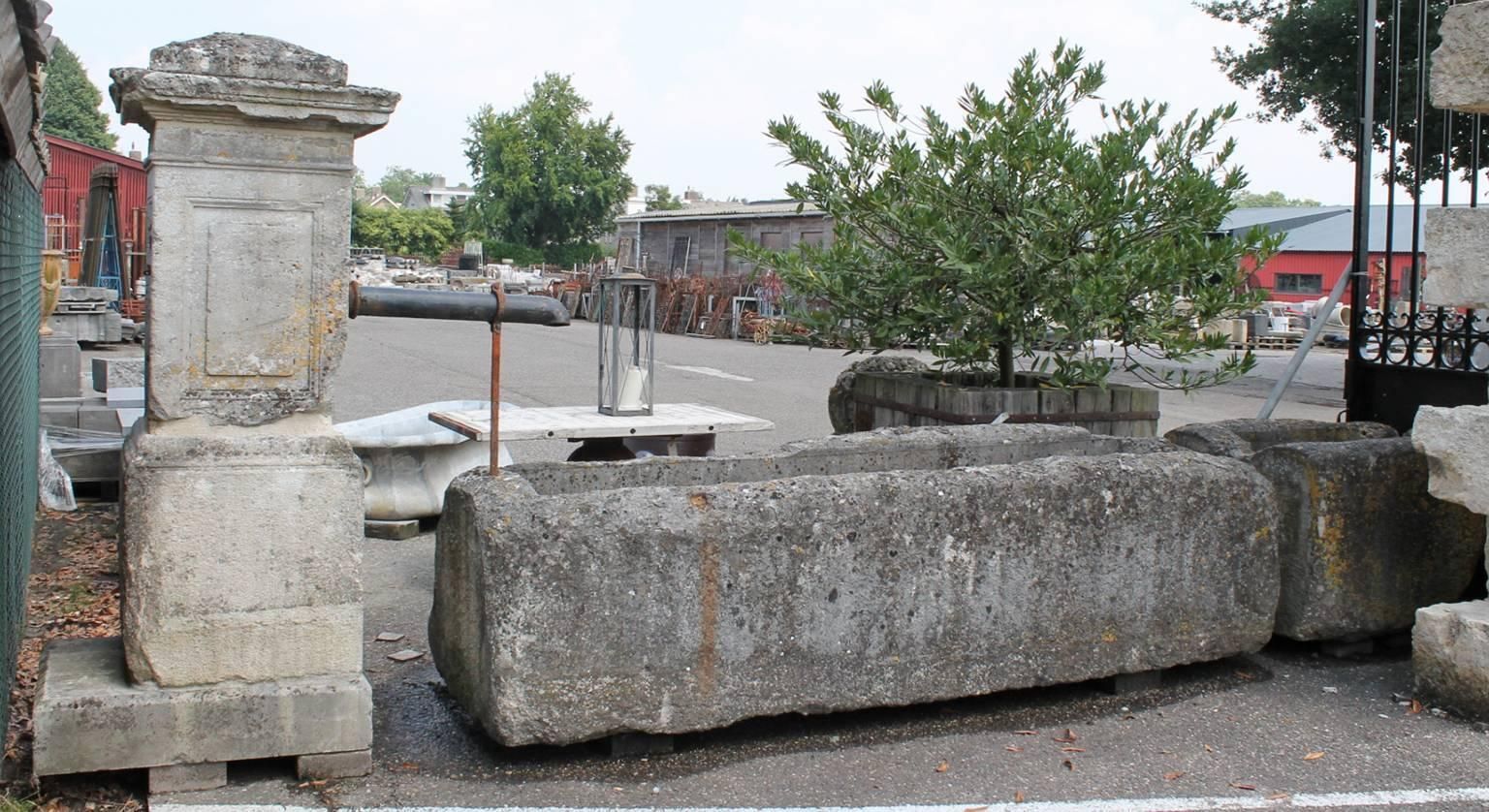 Village Water Pump In Antique Limestone From France, 18th Century photo Garden Decor