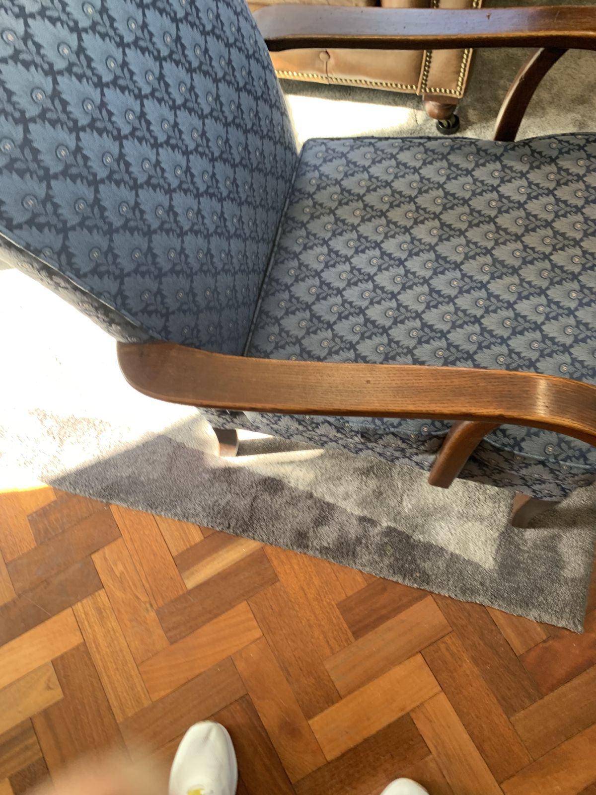 Furniture Pair Of Parker Knoll Mid Century P.K717 Chairs photo