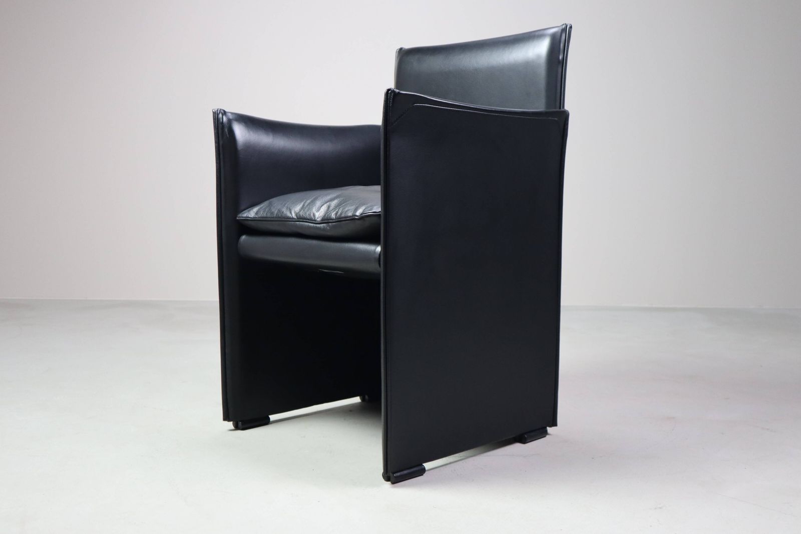 photo furniture Set Of Six Break 401 Armchairs By Mario Bellini For Cassina
