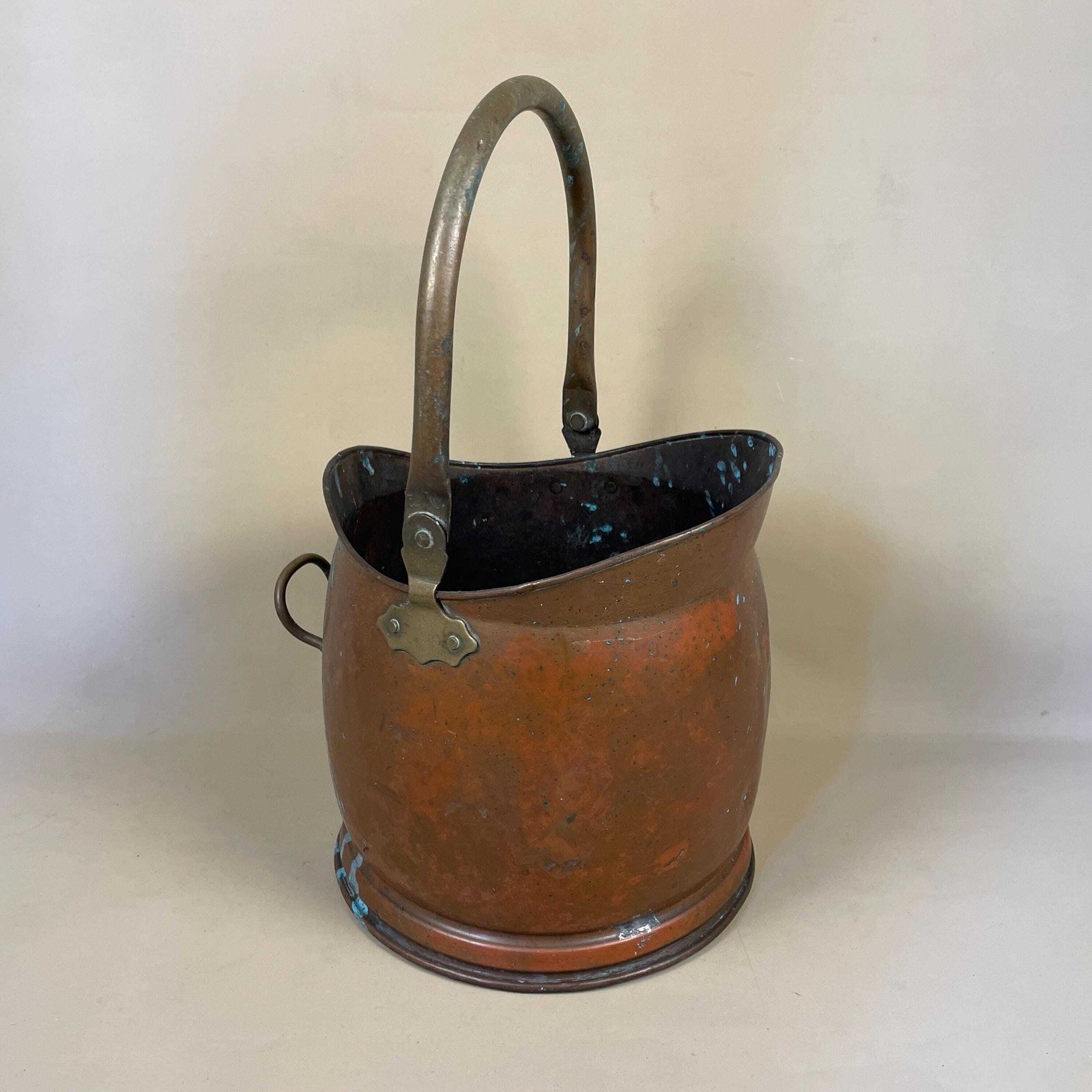 Antique Metal Copper Gold Brass Coal Bucket Handle Fireside Fire Side Scuttle Copper Helmet Farmhouse Cottage Aged Patina Vintage Fireplace