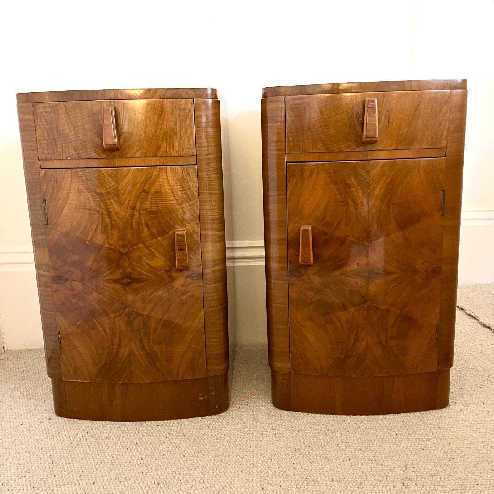 A Pair Of Walnut Art Deco Night Stands / Bedside Tables