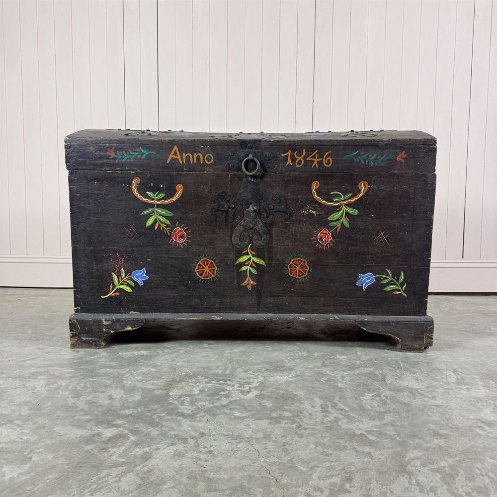 18th Century Marriage Chest, 18th Century And Earlier