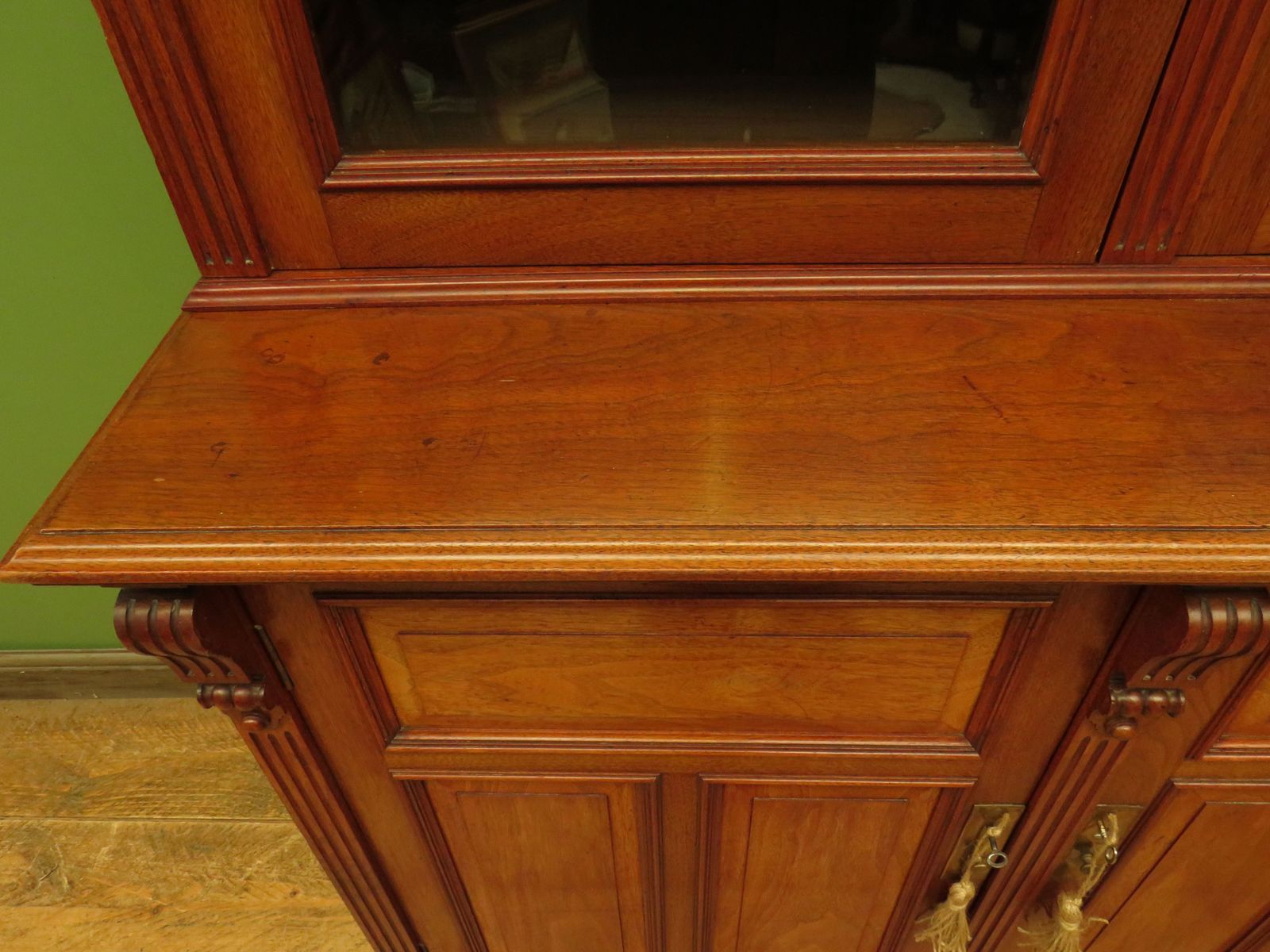 photo vinterior Antique Lockable Two Part Cabinet With Glazed Top