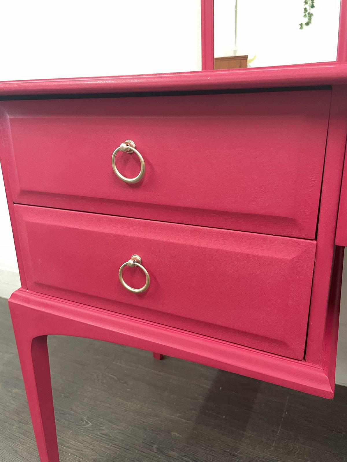 695.0 Hot Pink Stag Dressing Table, 1960s photo