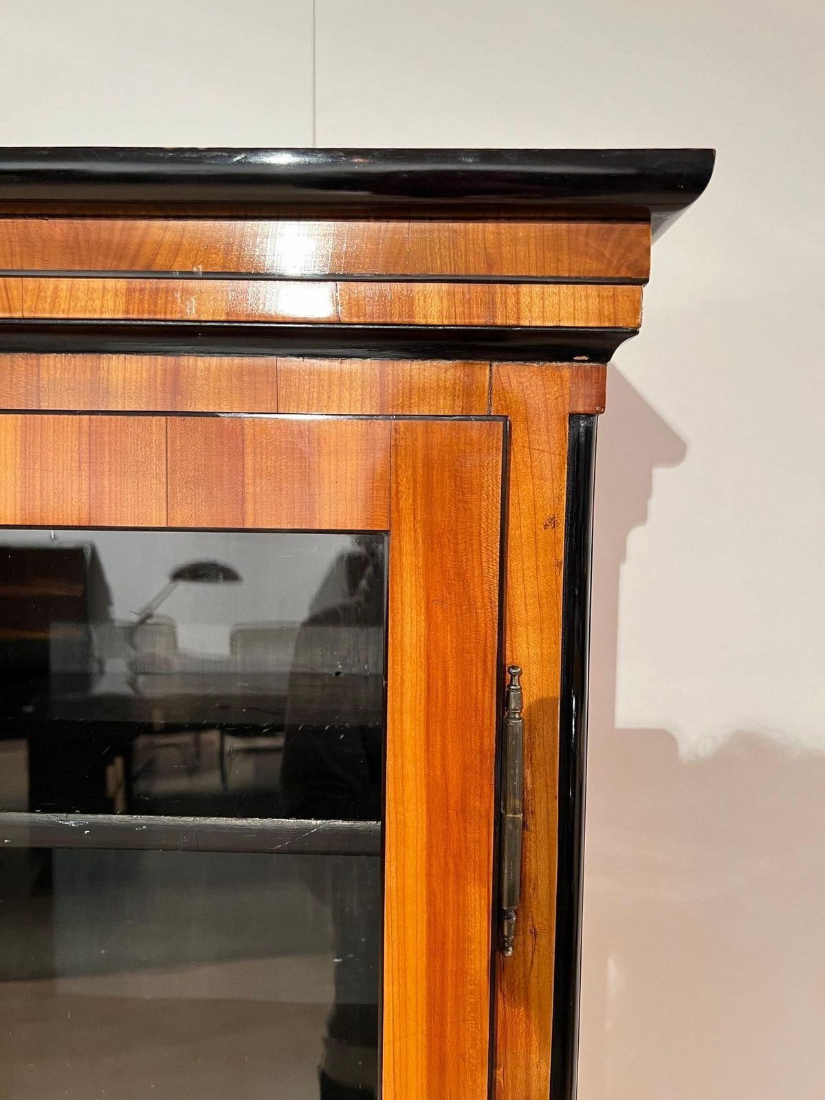 photo vintage Biedermeier Bookcase, Cherry Veneer, South Germany Circa 1820