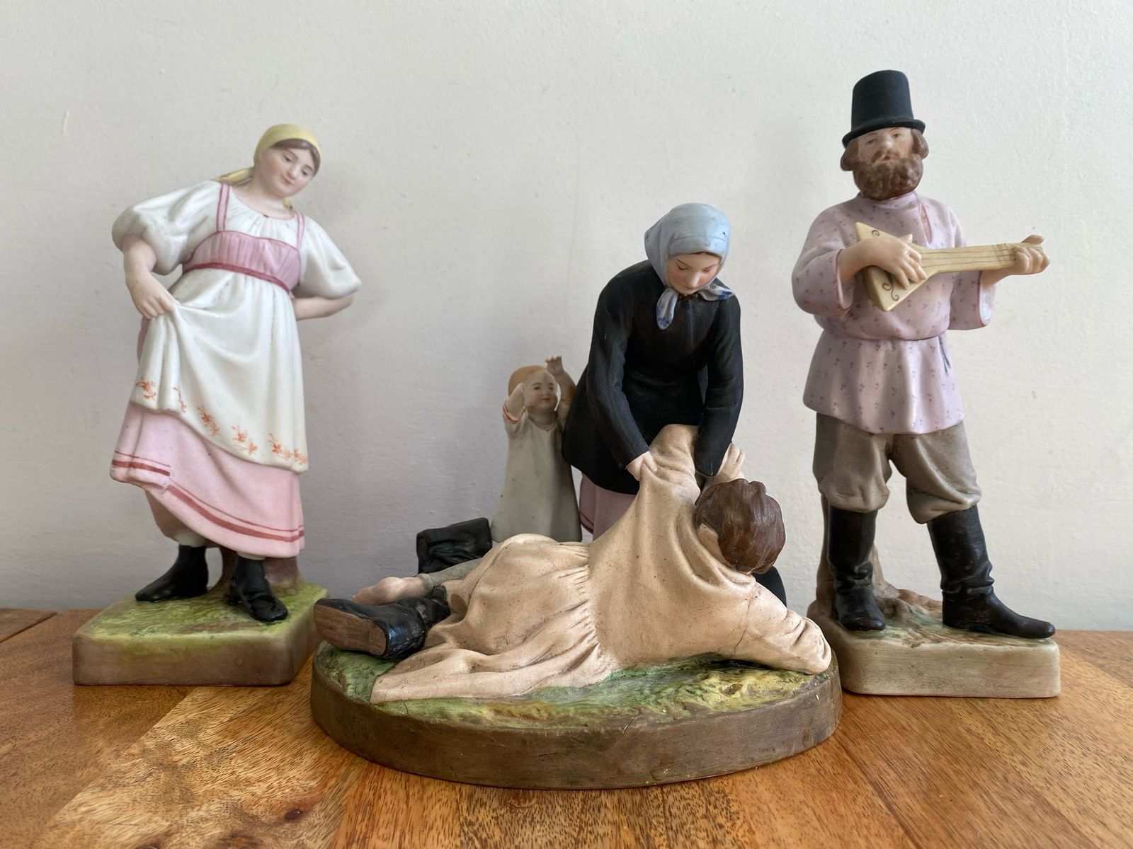 Antique Imperial Russian Gardner Figurine Sculpture 19th Century "Musician" photo vinterior