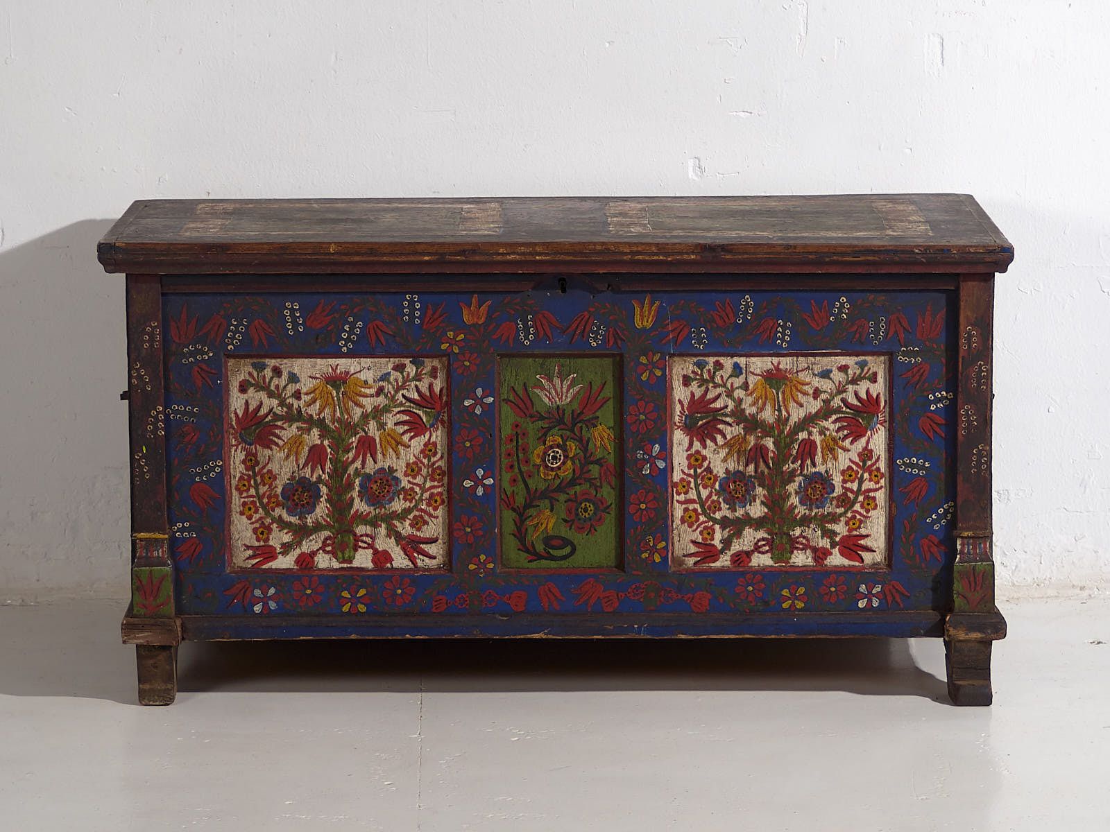 Furniture Antique Blue Trunk With Hand Painted Floral Details (C.1870) #2 photo