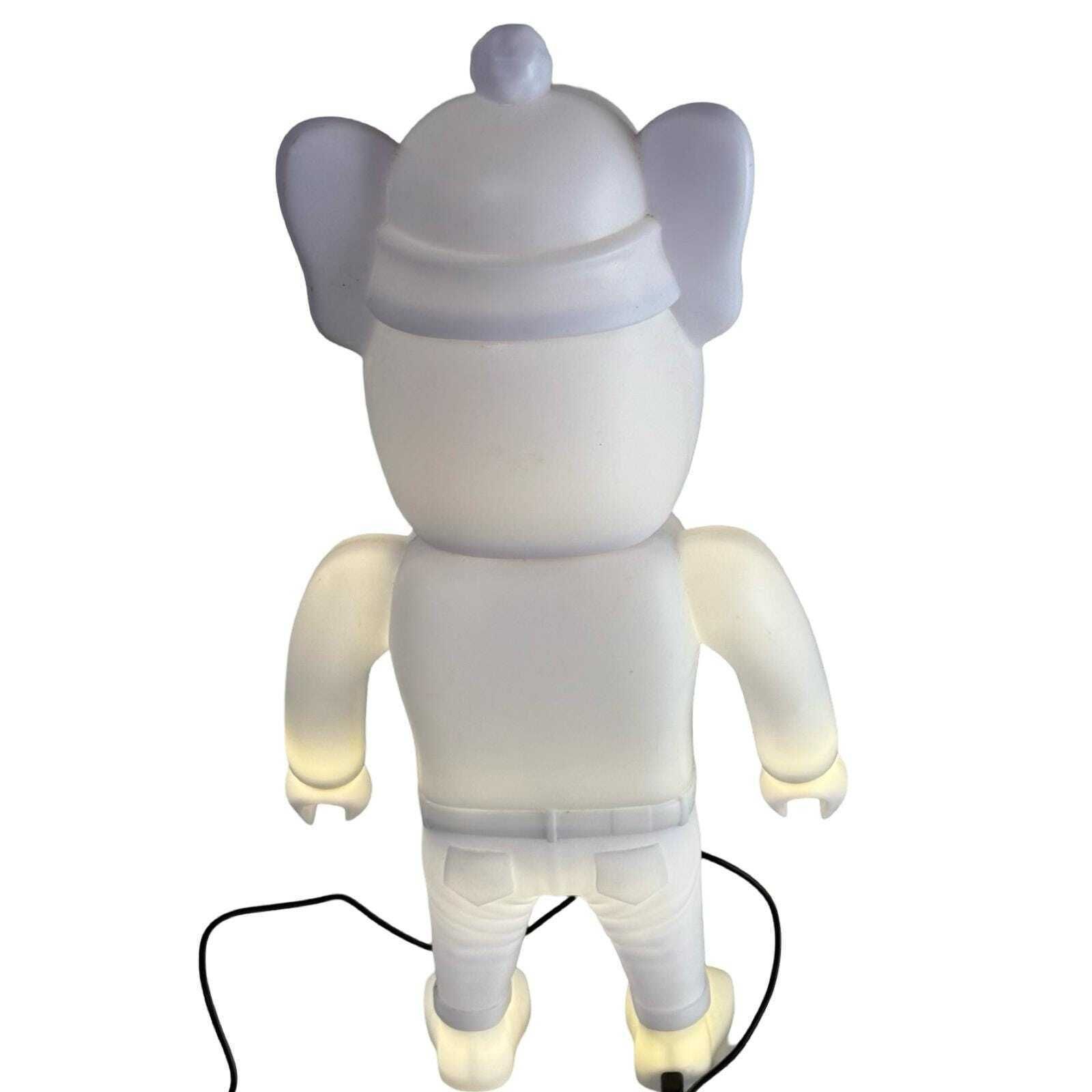 Jj Dog   Iluminated Sculpture Of A Dog   Street Art / Lego Figure Inspired   Advertisement From Jack&Jones photo 95.0