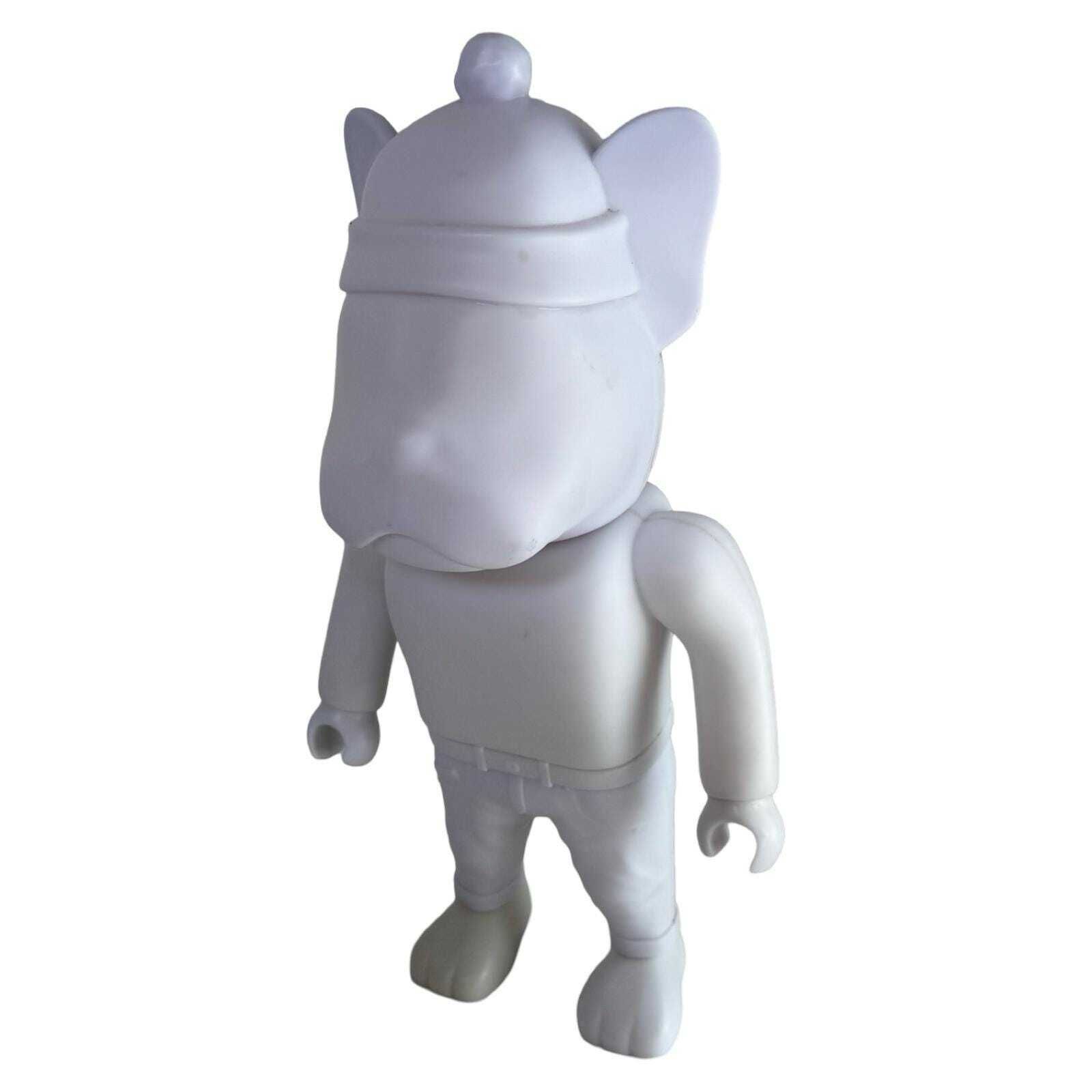Jj Dog   Iluminated Sculpture Of A Dog   Street Art / Lego Figure Inspired   Advertisement From Jack&Jones photo vinterior