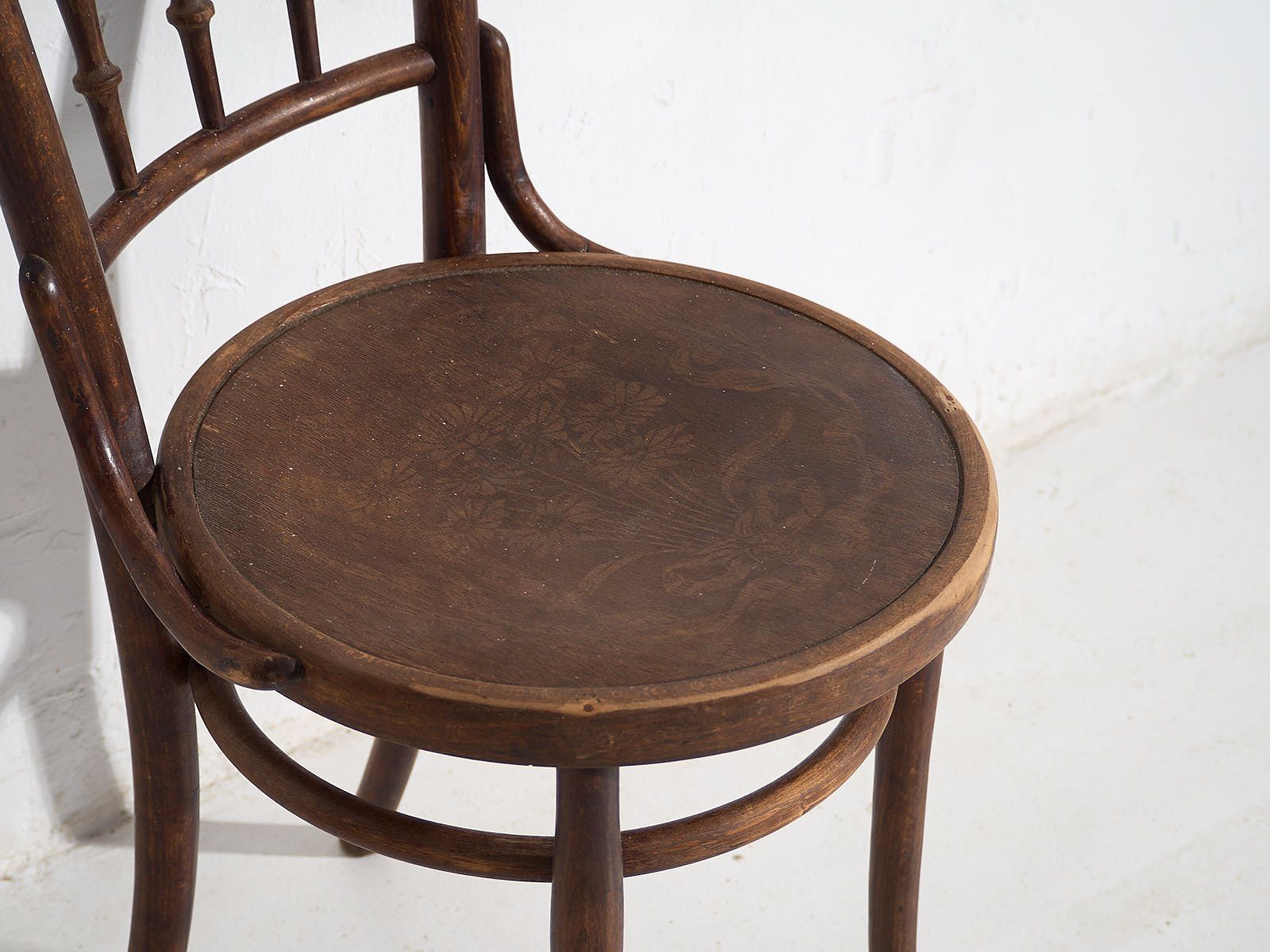photo buy Antique Thonet Bentwood Chairs (C.1920). Set Of 4 Pieces #14