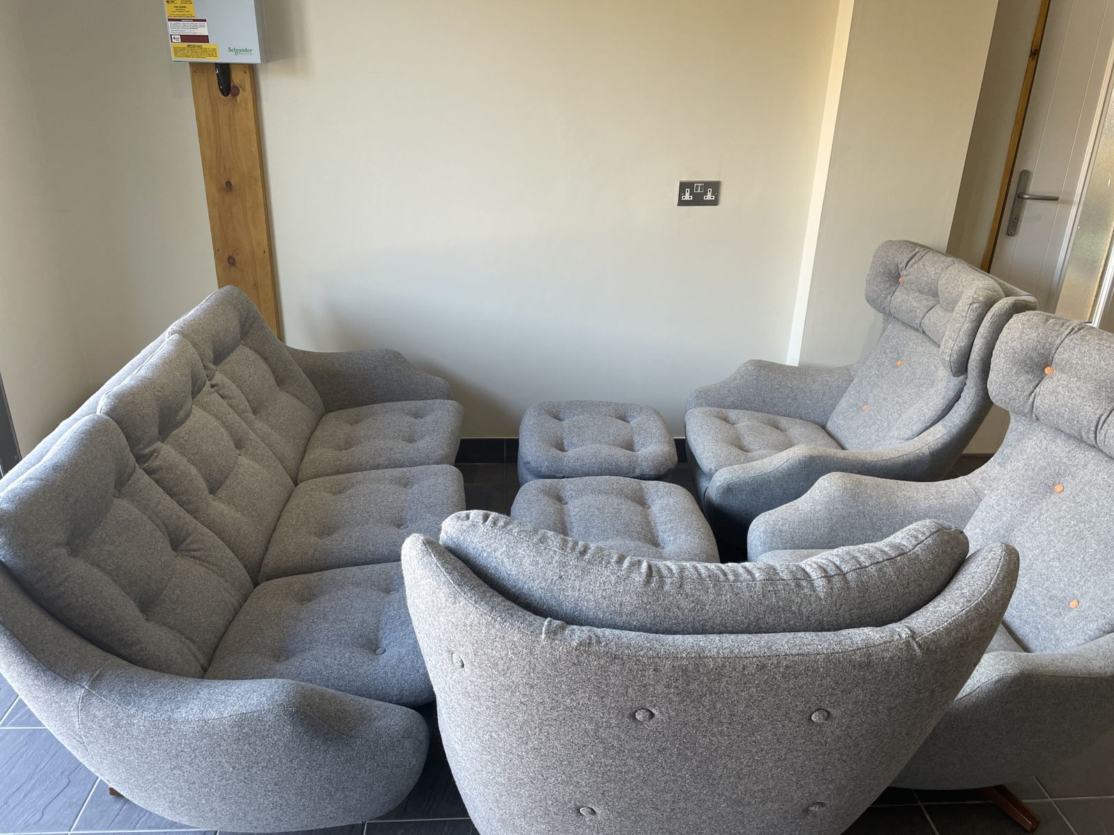 Parker Knoll Statesman In Abraham Moon Wool