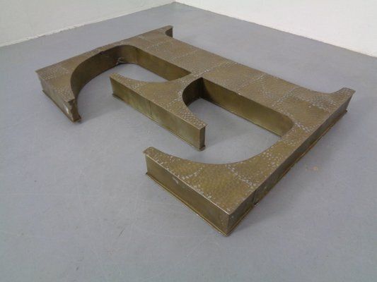 photo furniture Large Industrial Letter E In Aluminum, 1960s