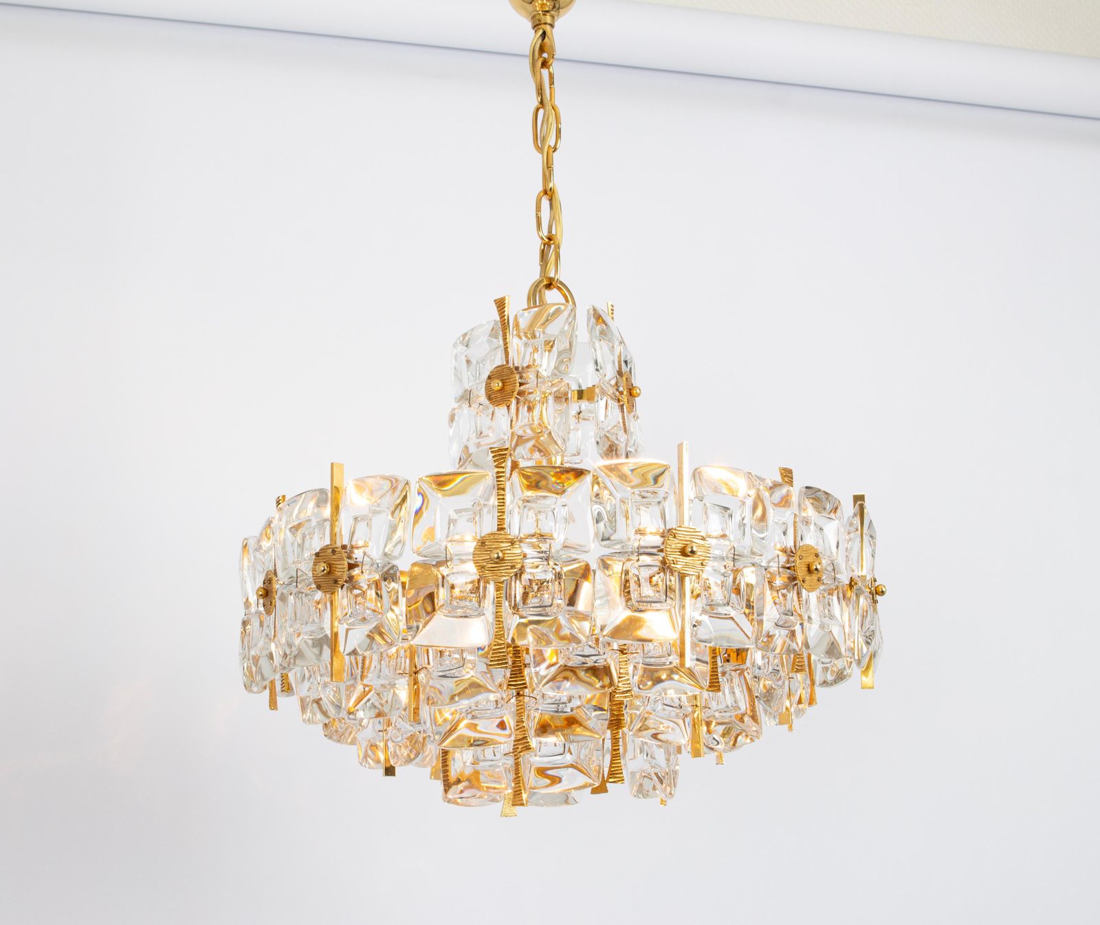 photo furniture Gilt Brass And Crystal Chandelier, Sciolari Design By Palwa, Germany, 1970s