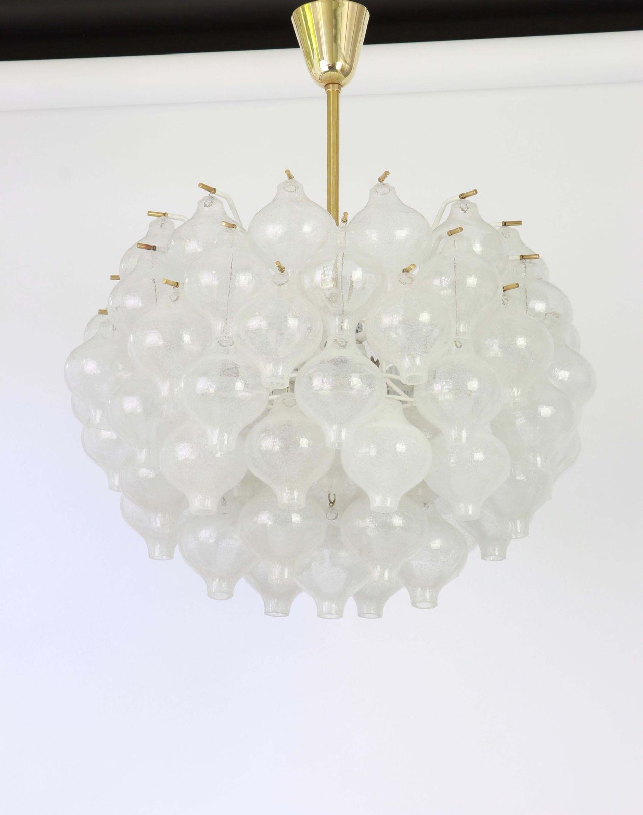 photo vintage 1 Of 5 Large Tulipan Glass Chandelier By Kalmar, Austria, 1960s