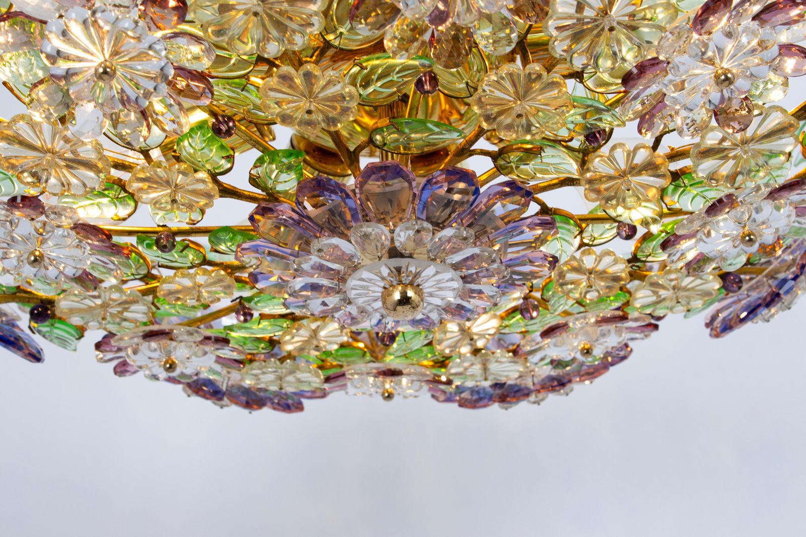 photo vinterior Large Gorgeous Chandeier Gilt Faceted Crystal Glass Bagues, Palwa, 1970s