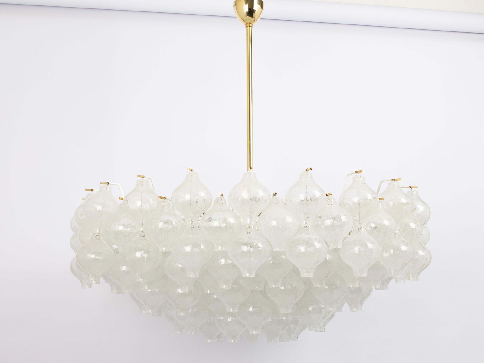 1 Of 2 Extra Large Tulipan Glass Chandelier By Kalmar, Austria, 1960s photo furniture