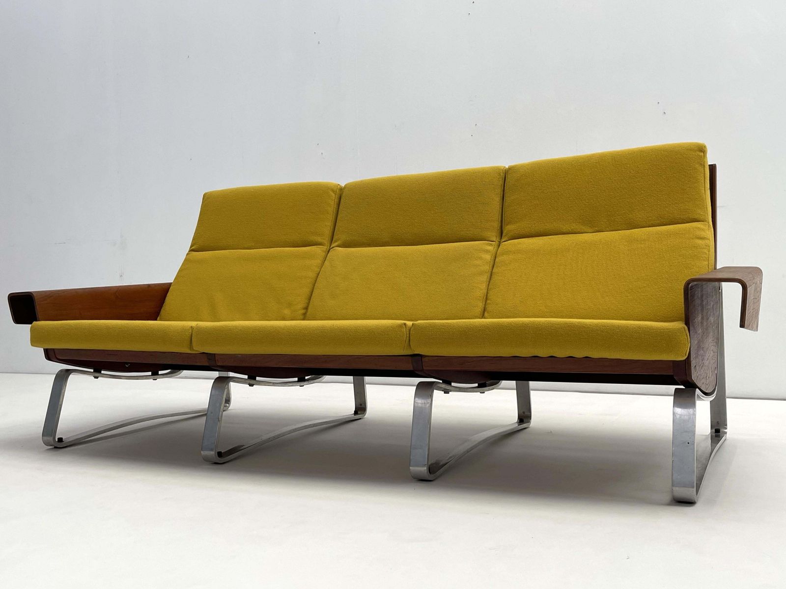 3 Seater Sofa In Aluminium And Teak photo Garden Furniture