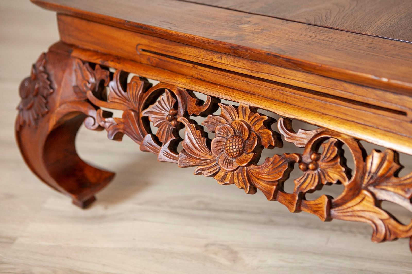 Mid 20th Century Oak Coffee Table With Carved Details Under The Tabletop photo buy