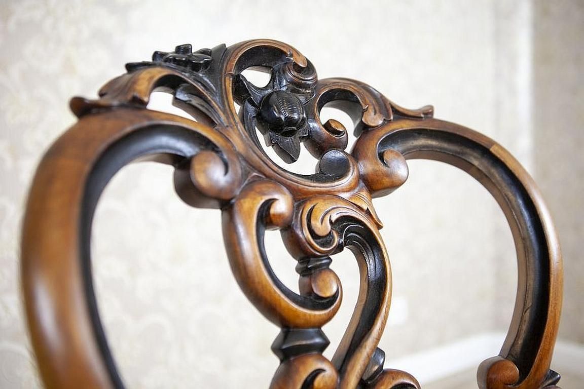 photo vinterior Set Of Five Walnut Chairs From The Late 19th Century In Light Green Upholstery