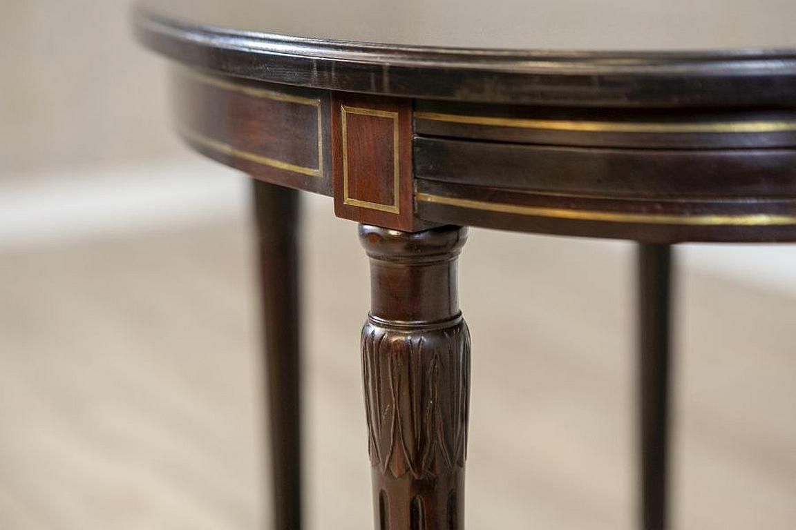 English Walnut Oval Coffee Table From The Early 20th Century photo vintage