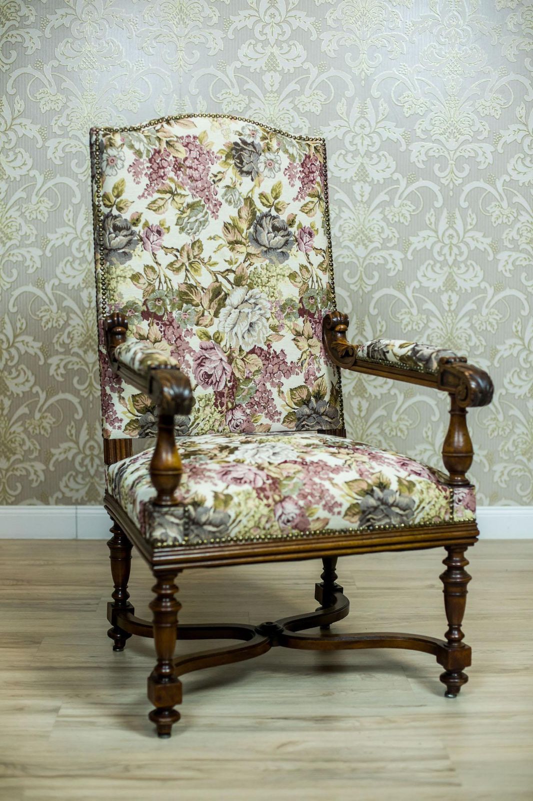 French Oak Armchair/Throne From The Turn Of The 19th And 20th Centuries photo furniture
