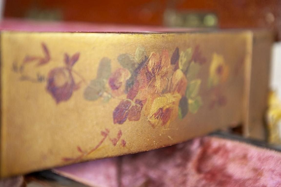 1376.0 Mahogany Sewing Table With Brass Details From The Late 19th Century photo