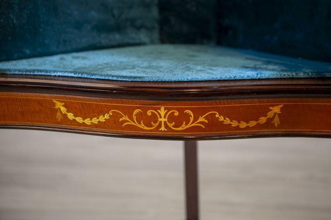 Furniture Late 19th Century English Corner Cabinet In Brown photo