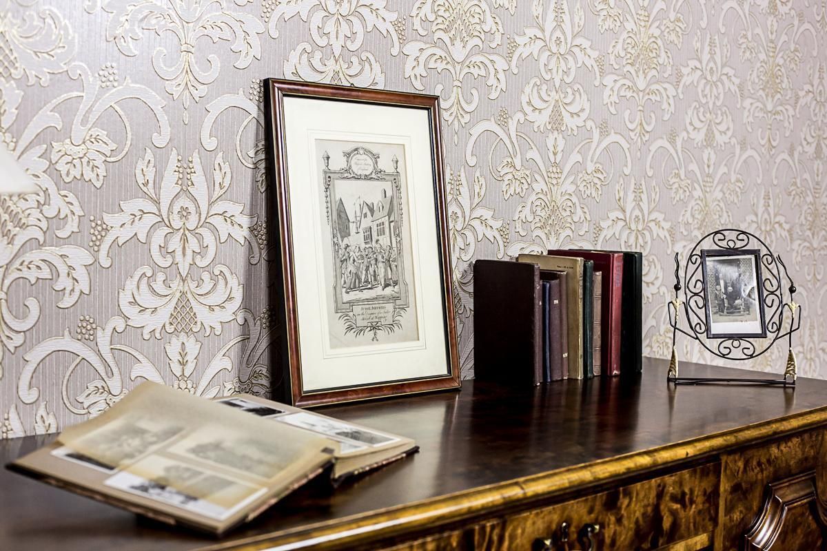 20th Century Graphic, Russel's History Of England, Judge Jeffreys Captured photo vinterior