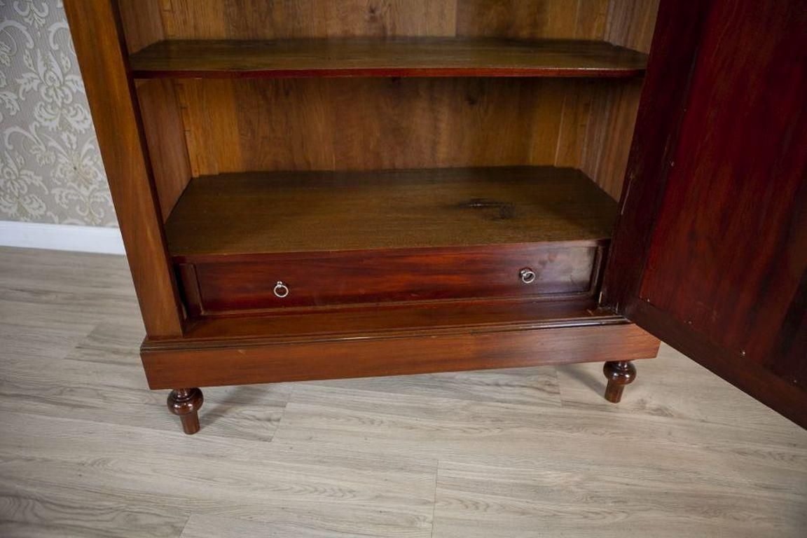 photo furniture 20th Century Mahogany Linen Press With Mirror