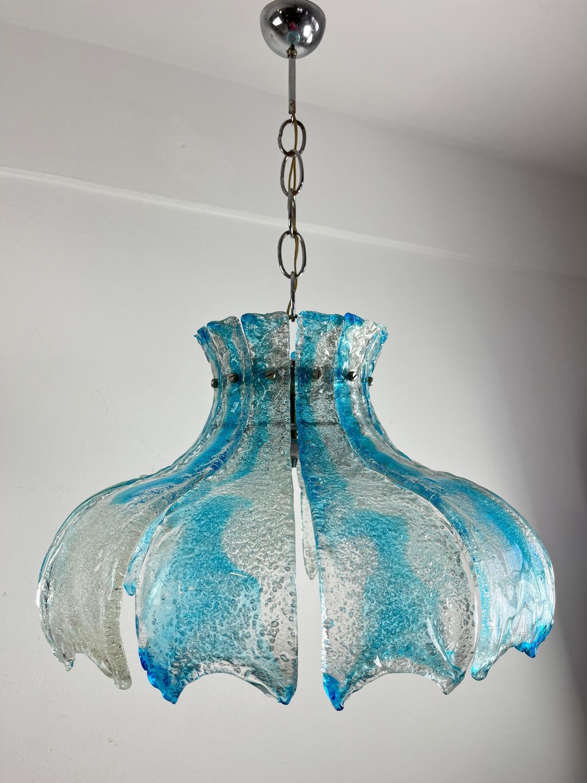 Large Mid Century Murano Glass Chandelier By Carlo Nason For Mazzega 1960s photo vinterior