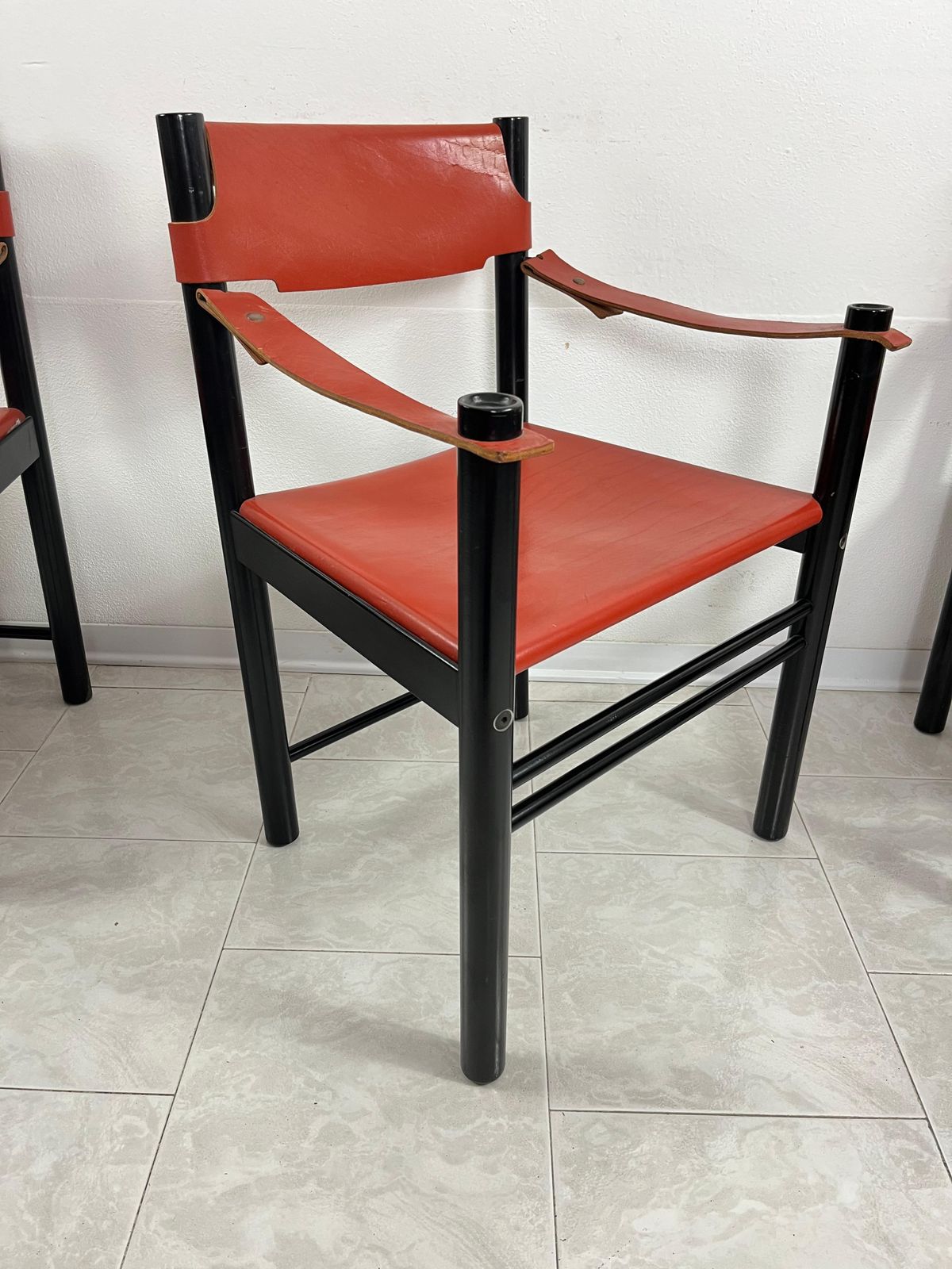 photo furniture Set Of 4 Mid Century Ibisco Leather Armchairs Made In Italy 1960s