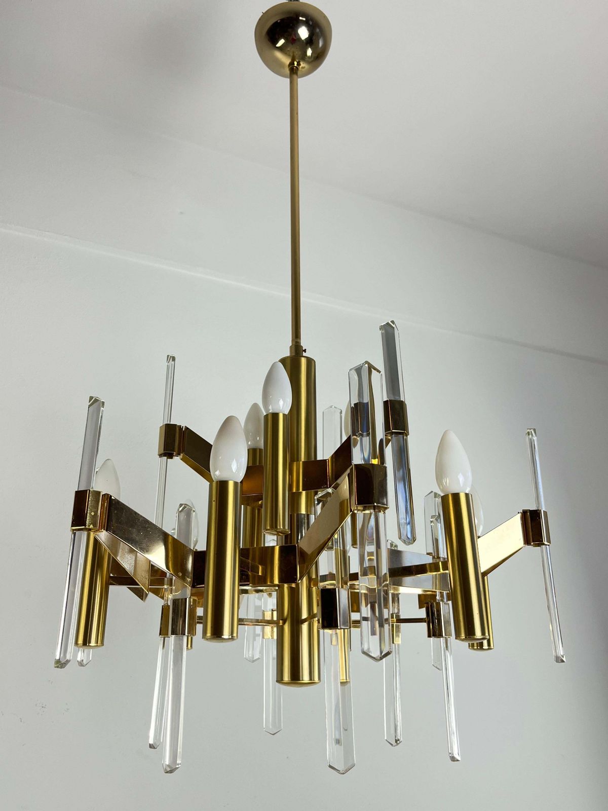 9 Light Chandelier By Gaetano Sciolari In Golden Brass And Crystal, 1970s photo Lighting