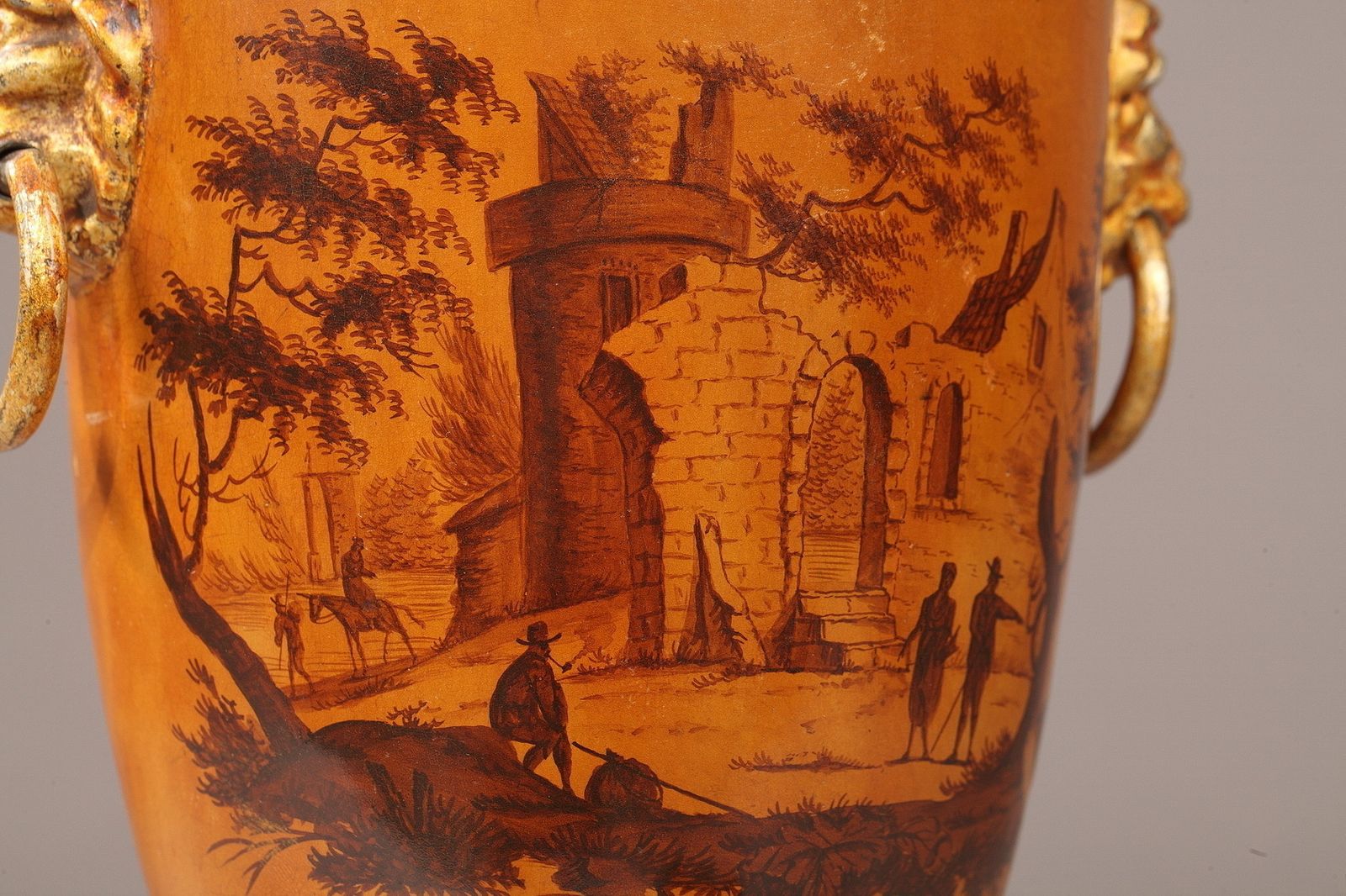 photo furniture Paire de fontaines à boisson en tôle laquée, époque Empire