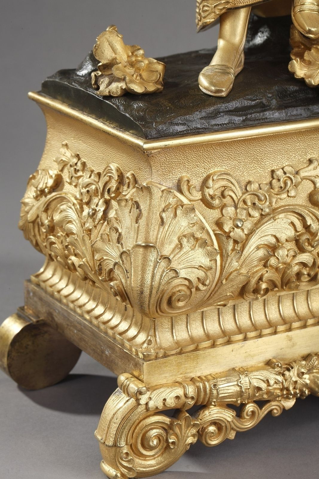 Woonaccessoires Louis Philippe Ormolu-klok "Esmeralda" of "Danseres met tamboerijn" photo