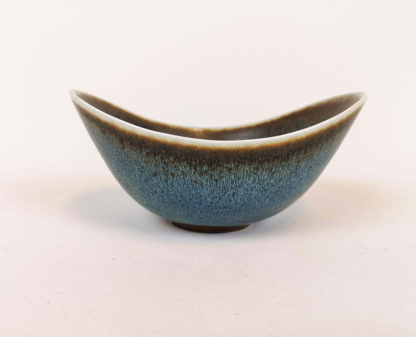 Midcentury Pair Of Bowls Rörstrand Sweden By Gunnar Nylund, 1950s photo for sale