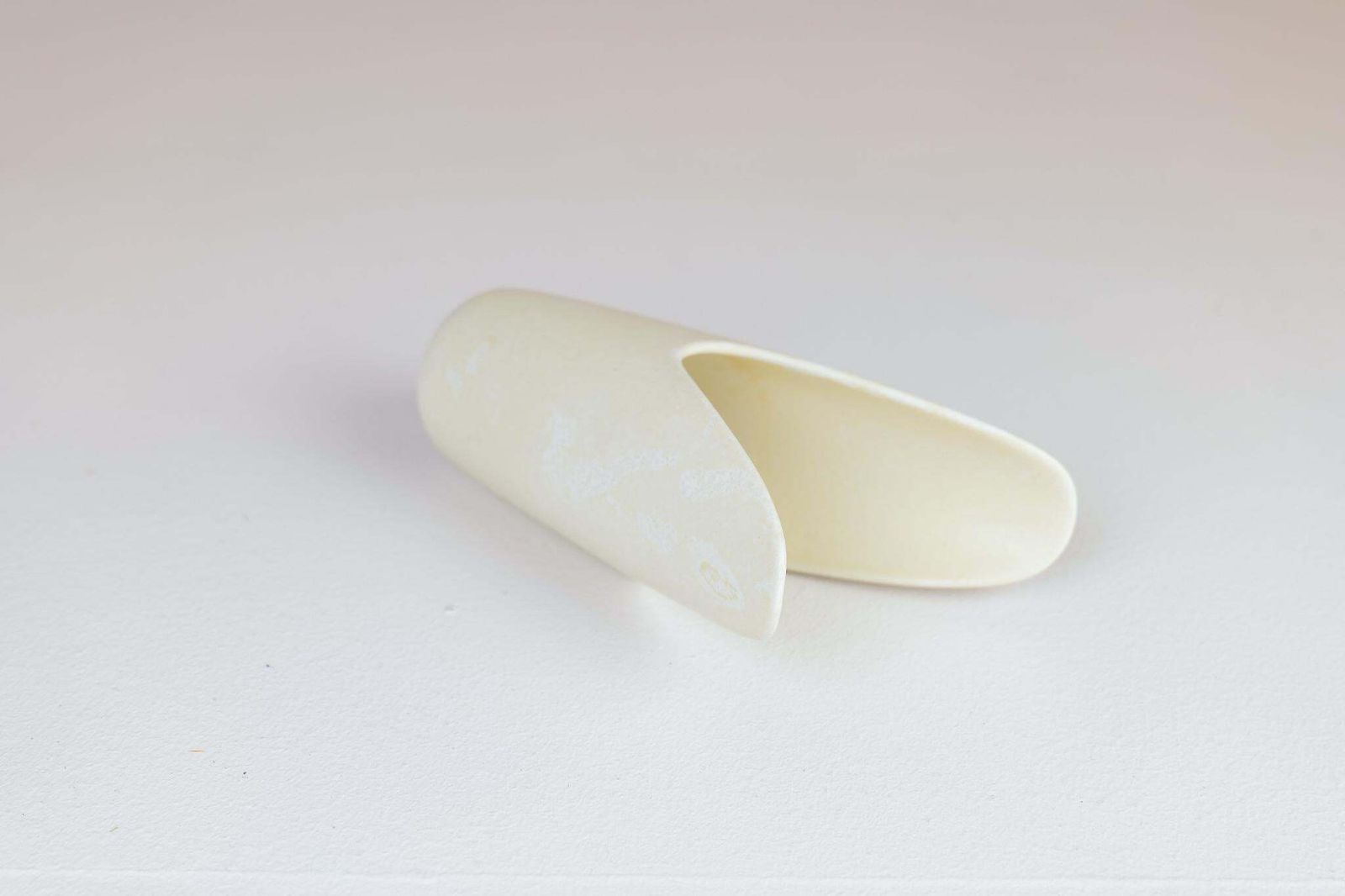 Home Decor Midcentury Modern White "Pike Mouth" Vase Rörstrand By Gunnar Nylund, Sweden photo