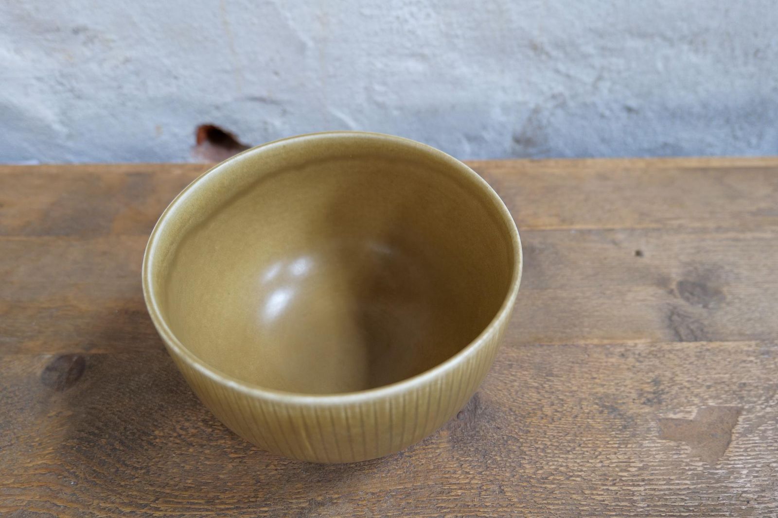 photo furniture Scandinavian Midcentury Set Of 8 Rörstrand Ritzi Vases And Bowls Gunnar Nylund