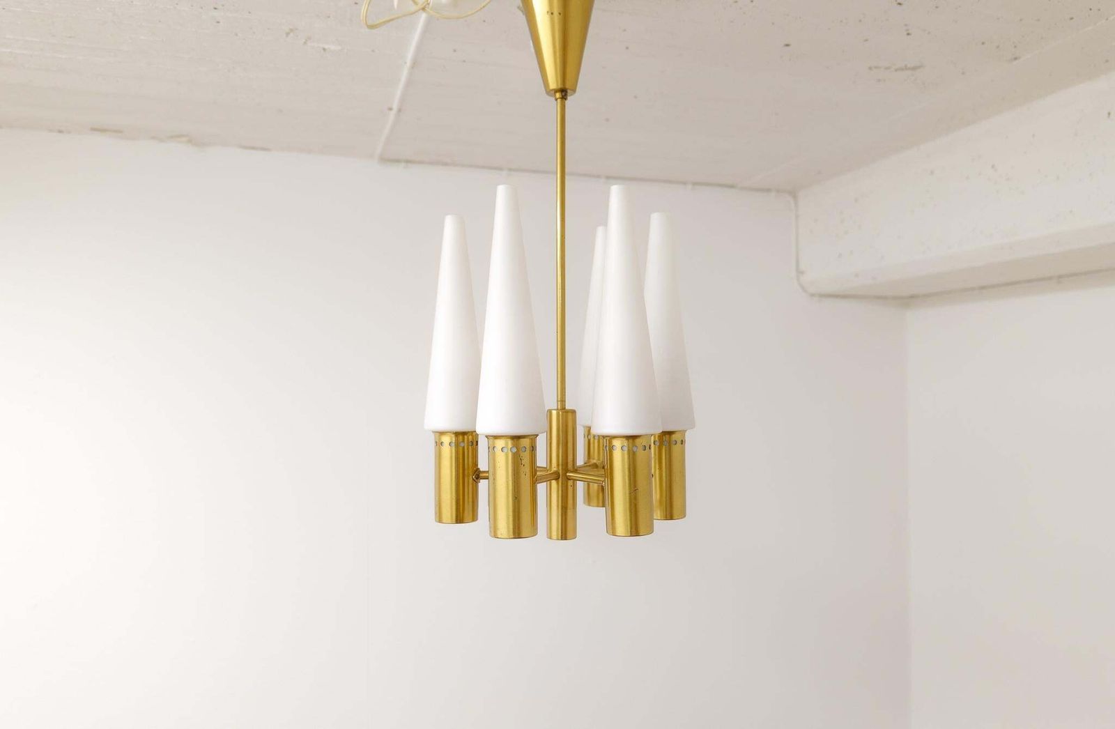 photo vinterior Midcentury Hans Agne Jakobsson Brass And Opaline Ceiling Lamp, Sweden, 1950s