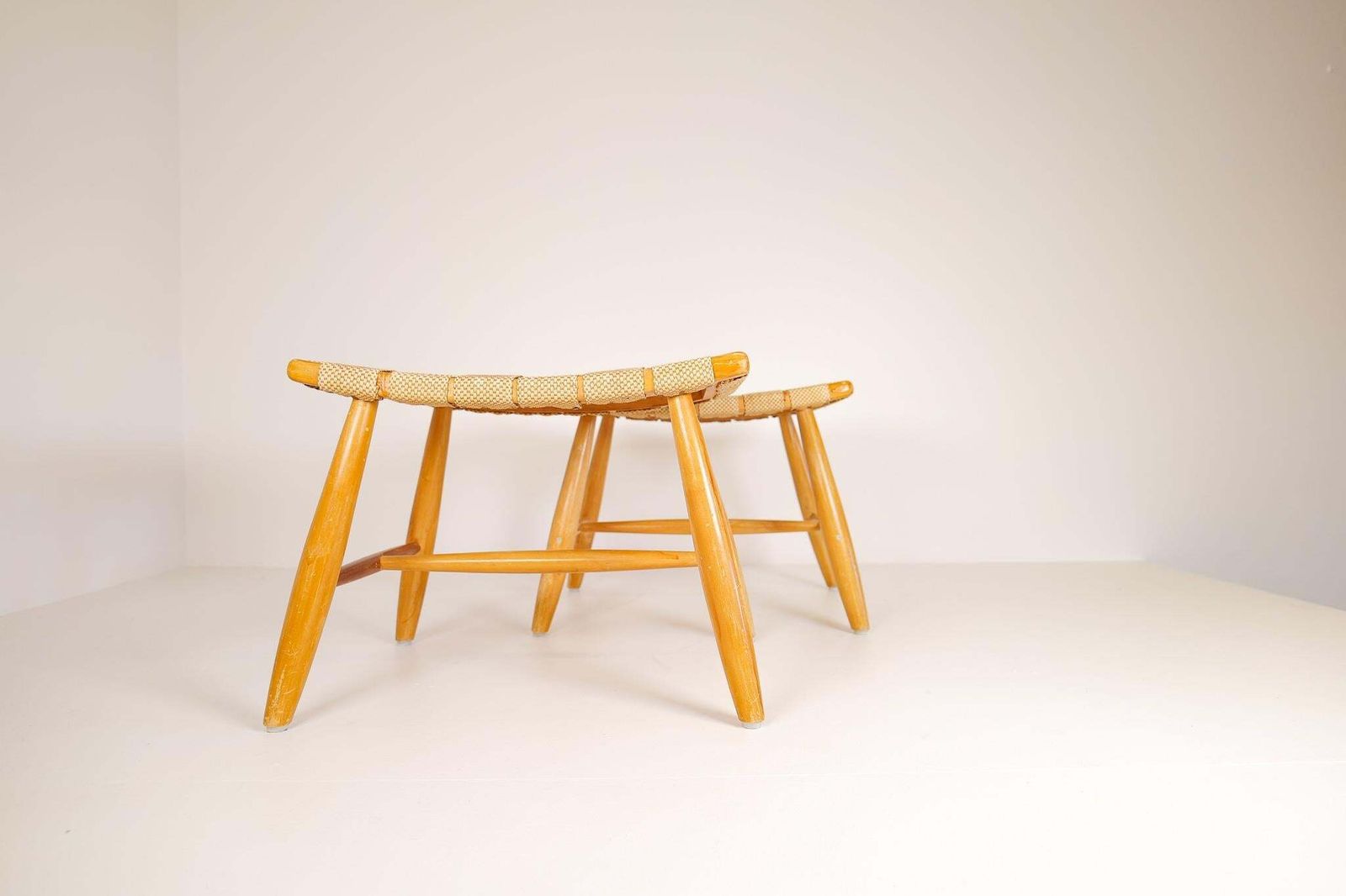 photo vinterior Midcentury Pair Of Swedish Stools In Lacquered Birch, 1960s