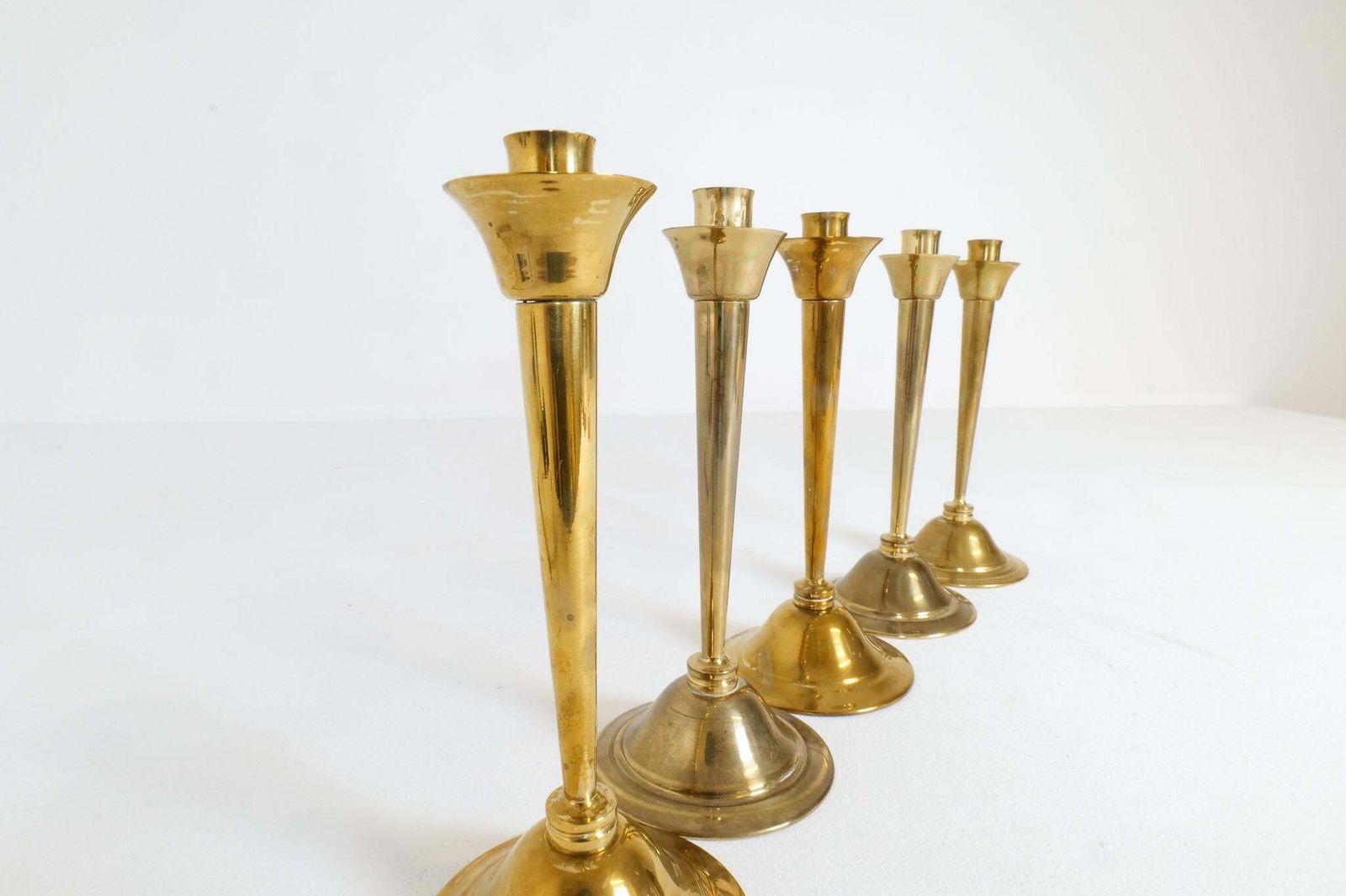 photo vinterior Midcentury Set Of 5 Candlesticks In Brass By Lars Holmström Arvika, Sweden