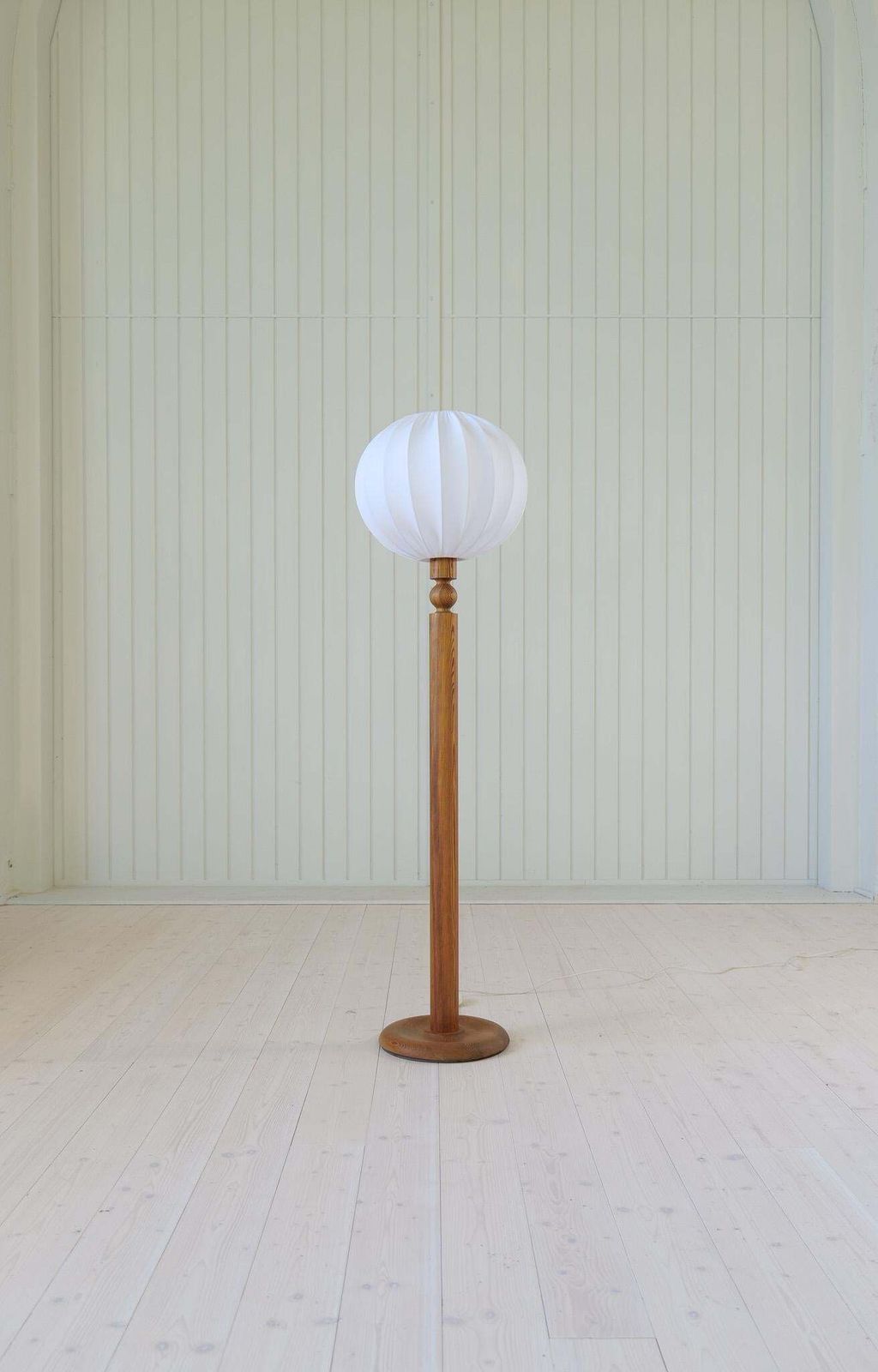 Scandinavian Modern Sculptural Floor Lamp In Pine Uno Kristiansson, Sweden 1970s photo for sale