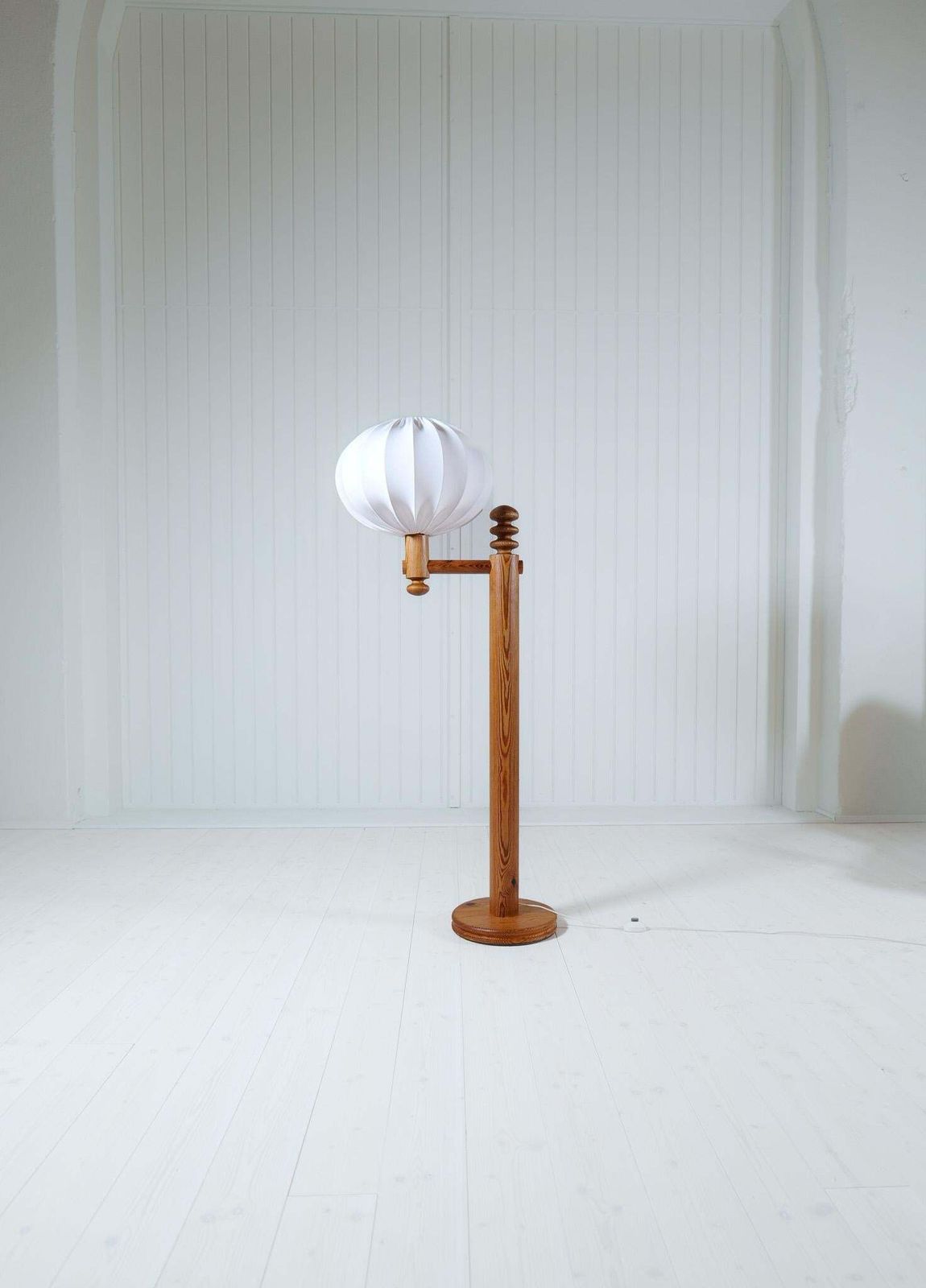 Scandinavian Modern Sculptural Floor Lamp In Pine Uno Kristiansson, Sweden 1970s photo furniture